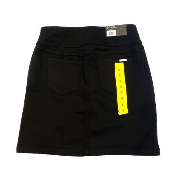 S.C. & CO. Women's Denim Pull-On Stretch Fabric Skort Skirt - NWT - Picture 5 of 5